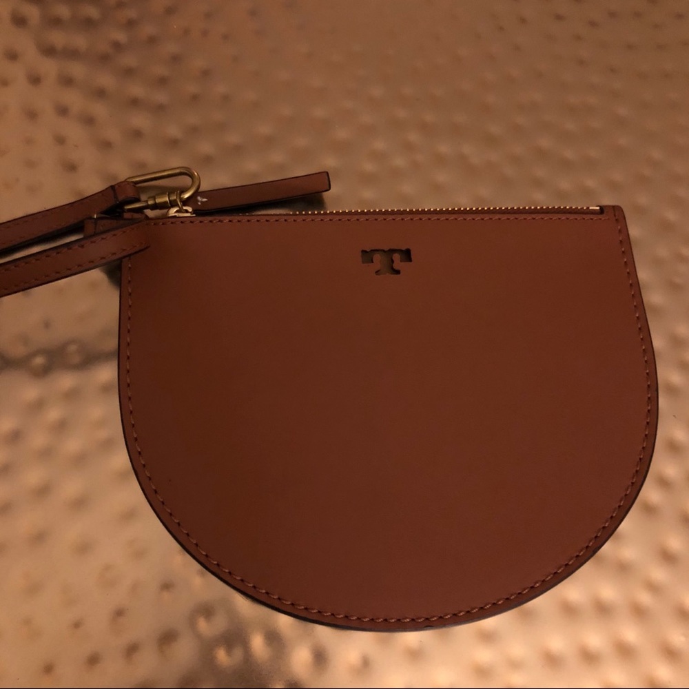 Tory Burch Leather Wristlet 👛